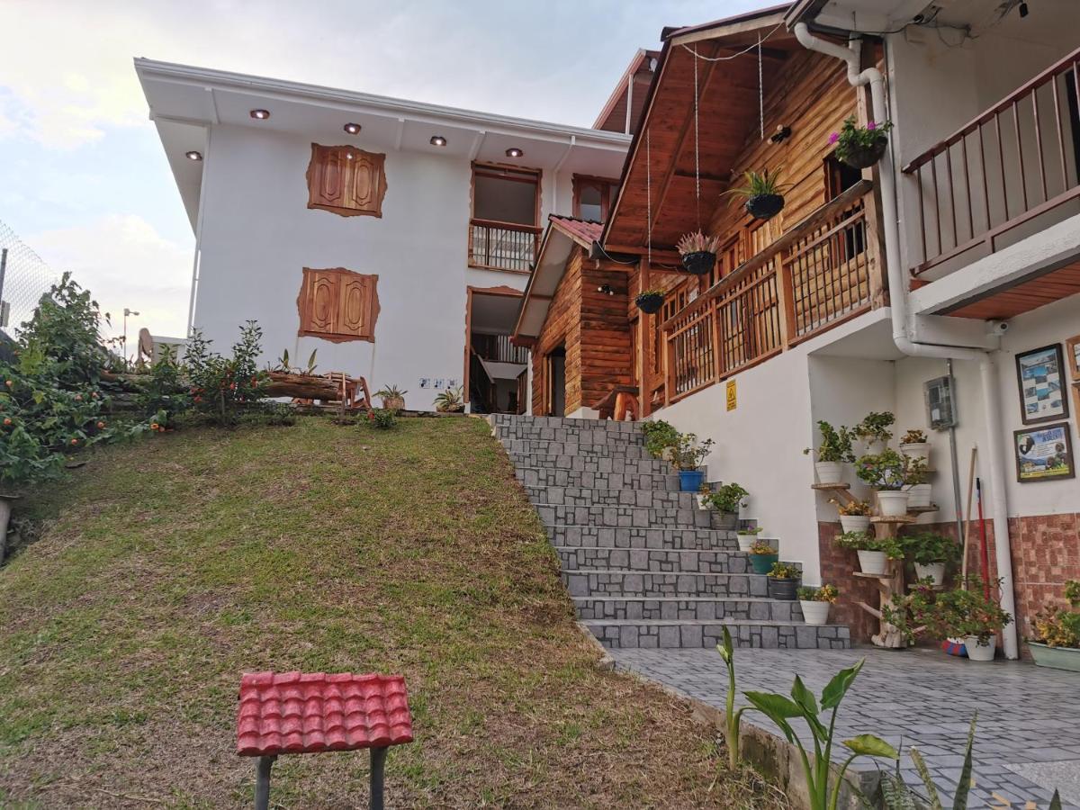 Vista Hermosa *